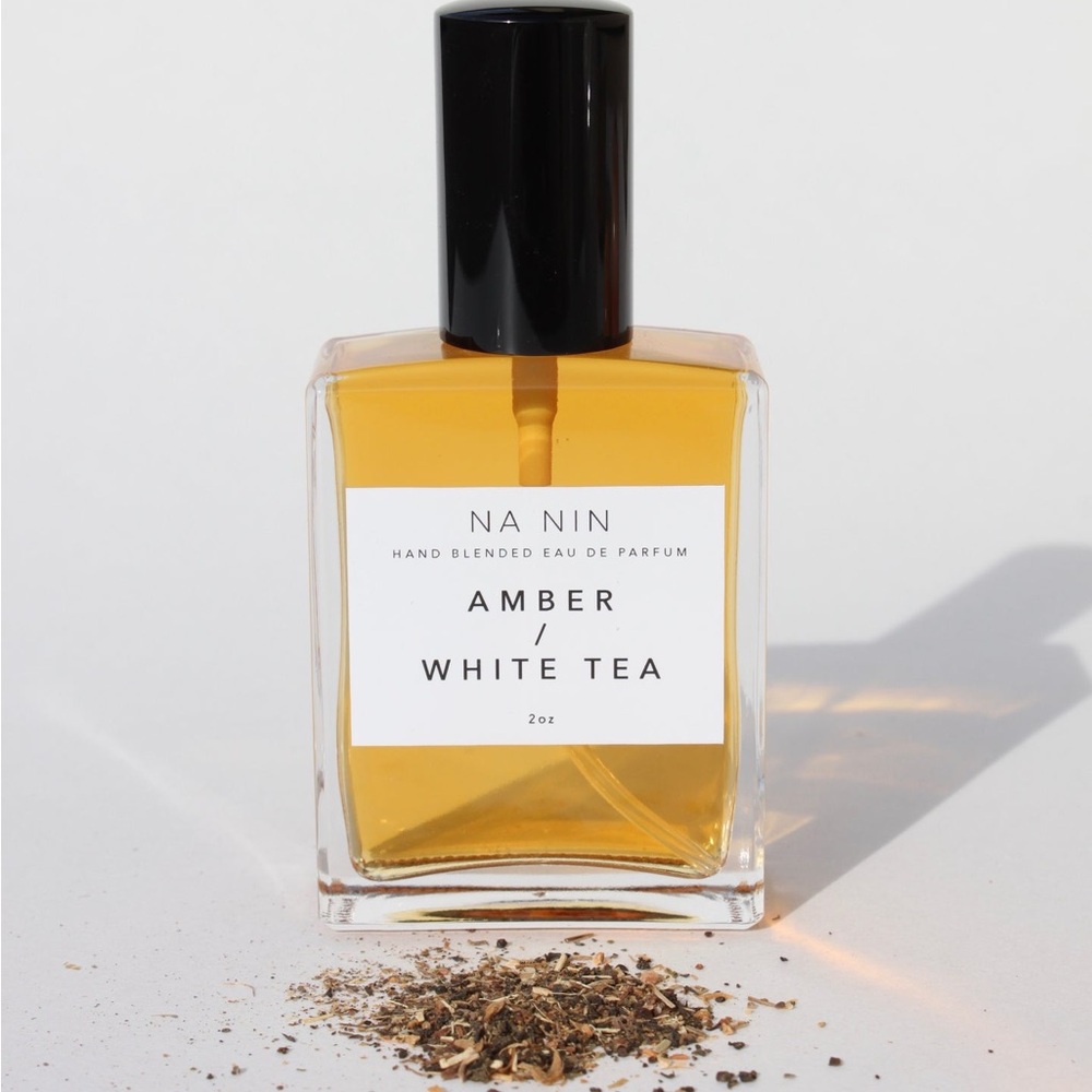 Na Nin Eau de Parfum in Amber White Tea